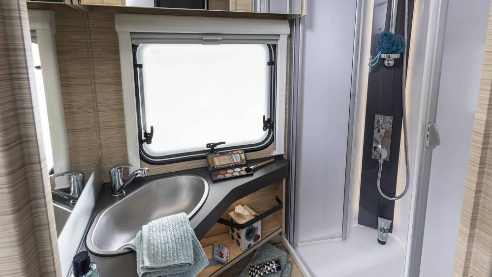 Fendt-Caravan_TiffanyS_Cabinet-de-toilette_teaserBig